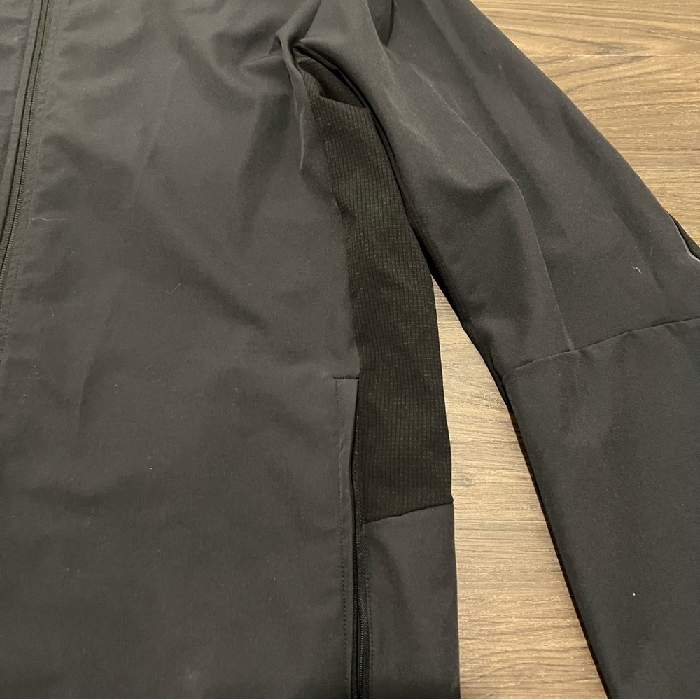 Lululemon Men's Black Lightweight Hooded Jacket - Picture 3 of 15